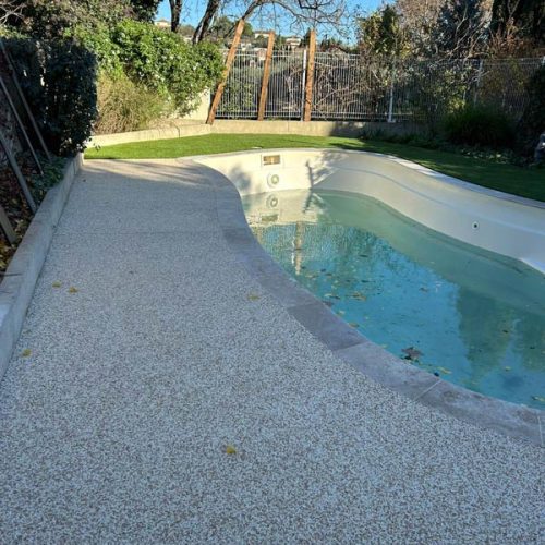 Revêtements Résineo pour piscines et terrasses dans le 34/30